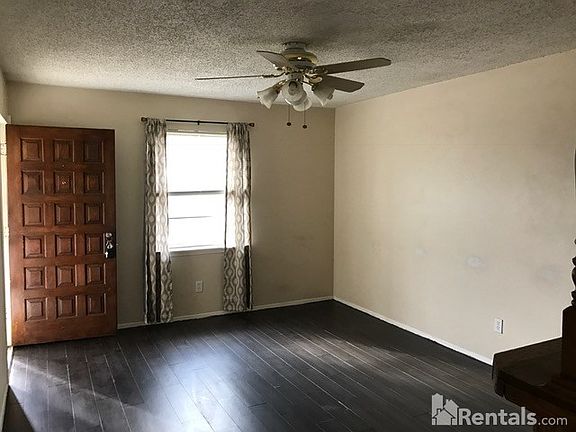 4th image of 1301 Rebecca Ln