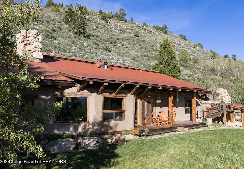 1st image of 3011 Canyon Crest Dr