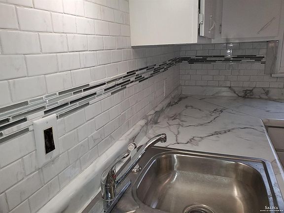 5th image of 864 Navaho Ave