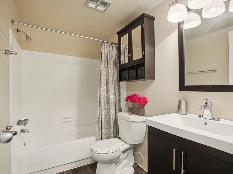 Sky Gate Apartments — Photo 9