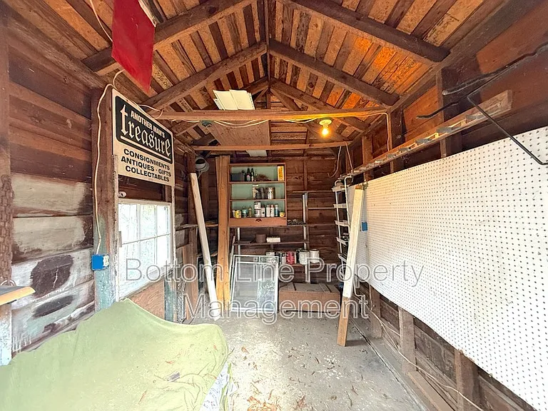 613 S York St — Photo 34