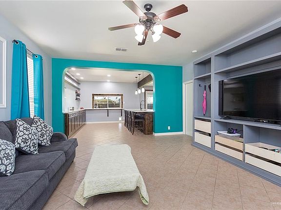 5th image of 450 Dyanez St