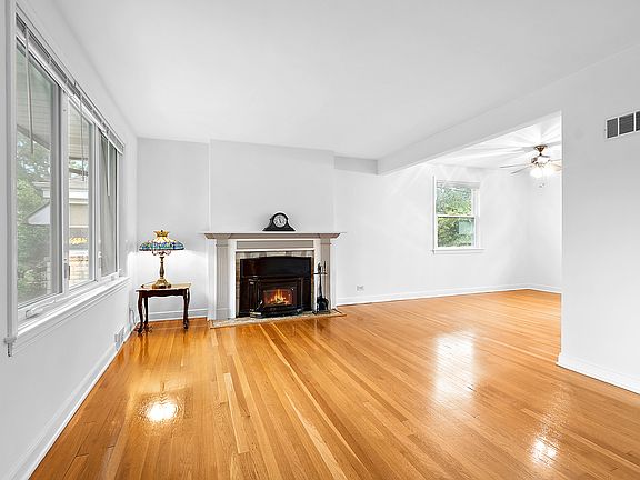 3rd image of 1822 Portsmouth Ave