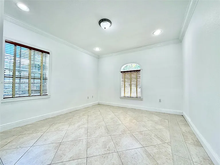 5023 NW 94th Doral Pl — Photo 32
