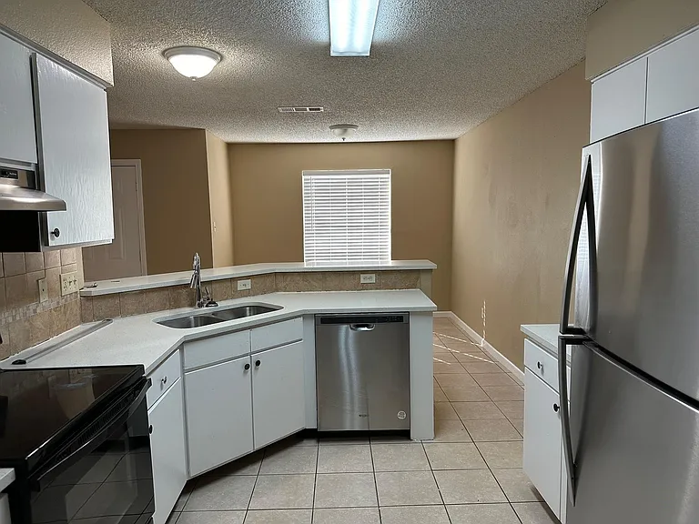 4300 Duval Rd #B — Photo 4