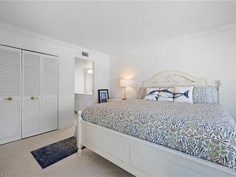 3443 Gulf Shore Blvd N #503 — Photo 11