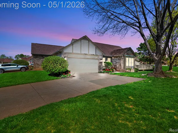 15487 Orchard Ridge Dr, Clinton Township, MI 48038