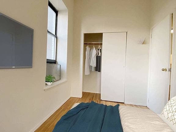 5th image of 415 E 90th St #4R
