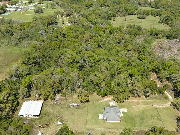 5th image of 8644 NW 38th Avenue Rd