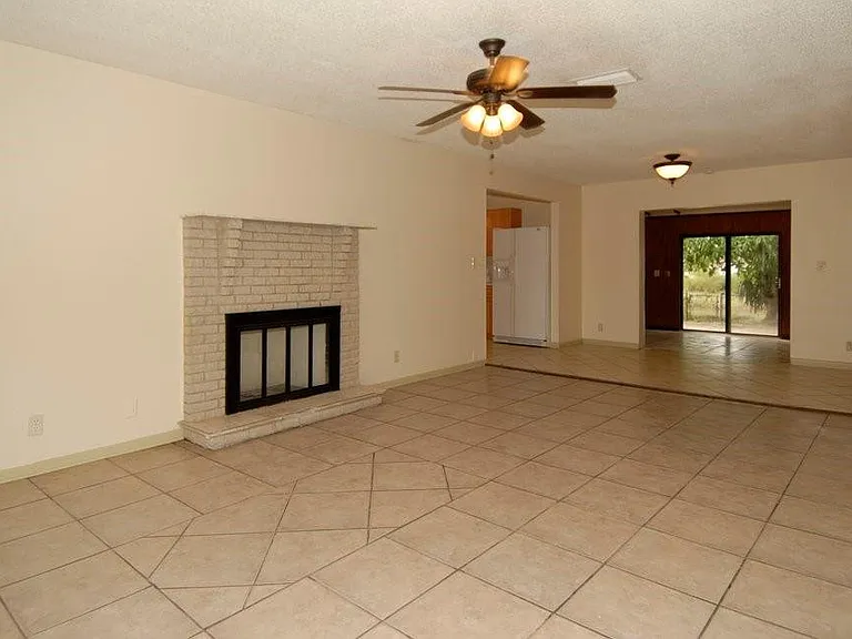 971 SW 83rd Ave — Photo 4