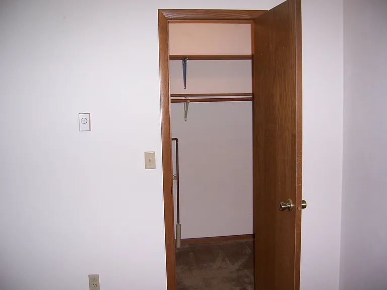 Green Lake Apartments — Photo 10