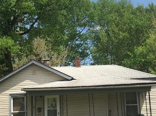 2010 N Pickwick Ave, Springfield, MO 65803