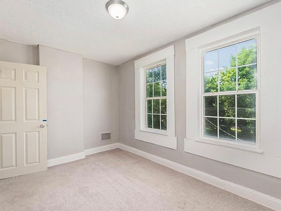 5th image of 1318 Atcheson St