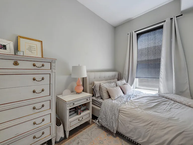 2652 N Halsted St #3F — Photo 8