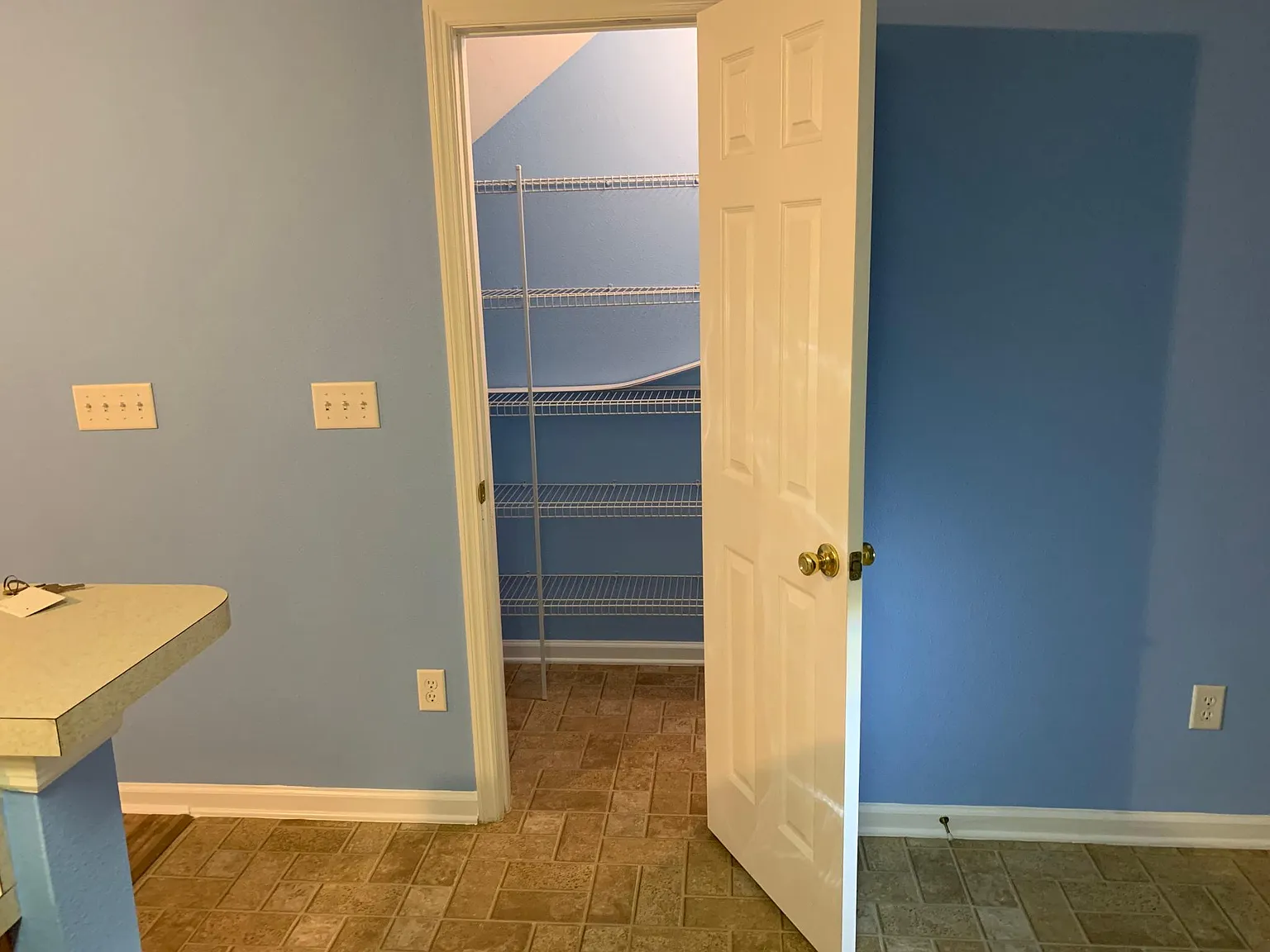 187 Crete Ct — Photo 3