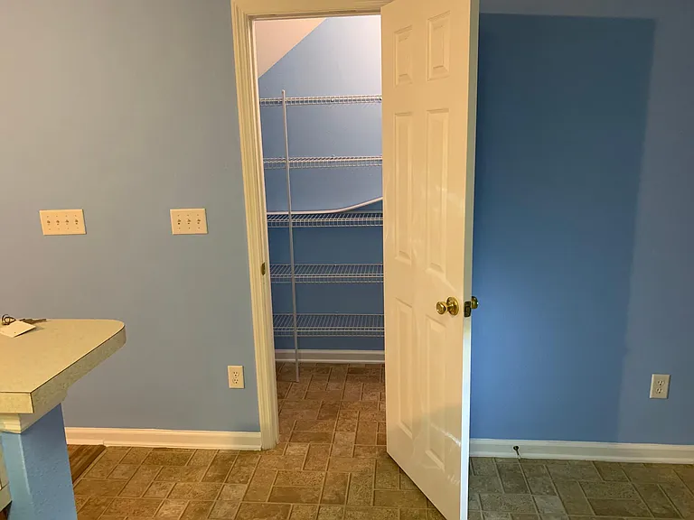 187 Crete Ct — Photo 3