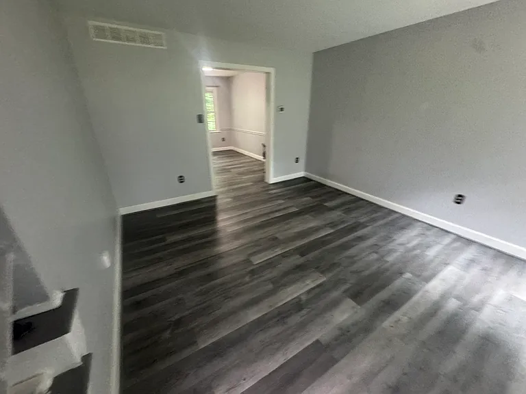 12 Sharpley Ct — Photo 2