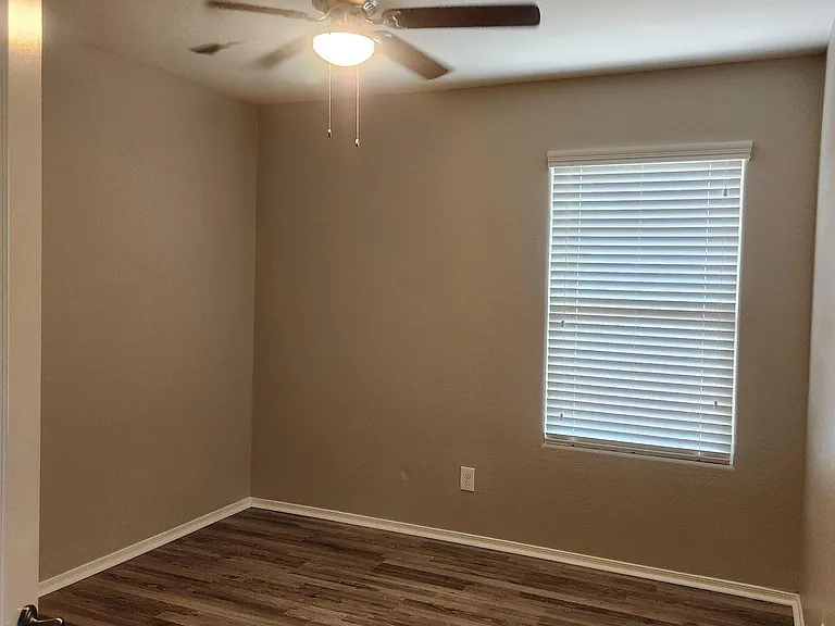 18418 W Getty Dr — Photo 16