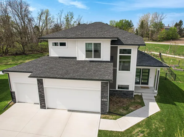 5820 Allerton Dr, Ames, IA 50014