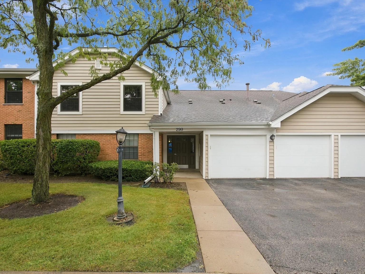 2 bed, 2.0 bath, 1200 sqft, $2,200 — Photo 1