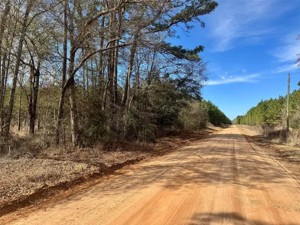 950 Tram Rd, Livingston, TX 77351