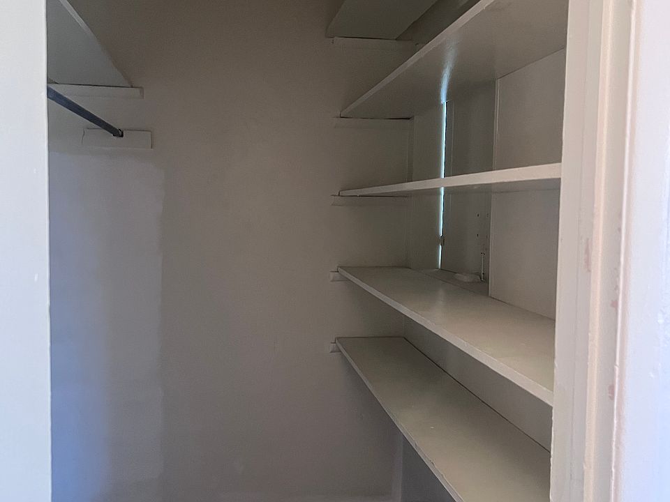 1st image of 191 W 6th St
