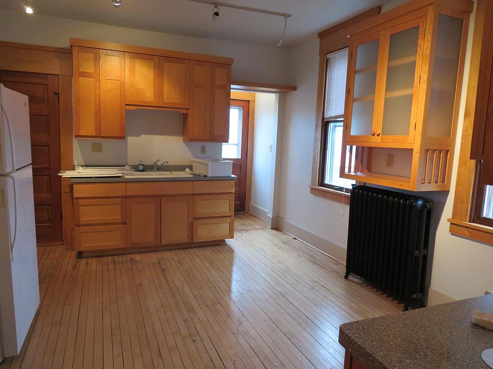 1st image of 916 Madison Ave