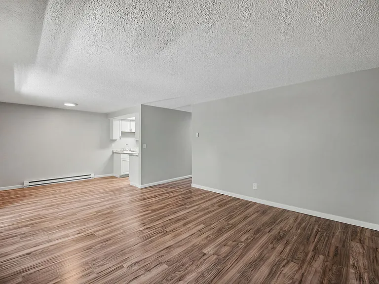 River Court Apartments - Updated Units With A View! — Photo 12