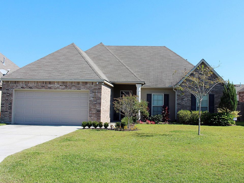 1st image of 17048 Jamestowne Dr