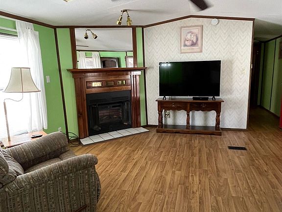 5th image of 2335 S Broadway St