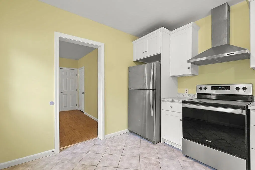 2 bed, 1.0 bath, 1400 sqft, $2,500 — Photo 2