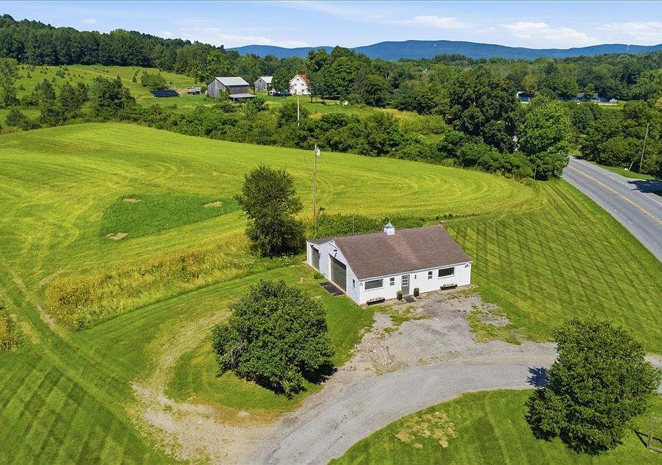 1st image of 3213 West Road