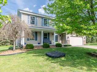 10155 Heatherway Dr, Pinckney, MI 48169