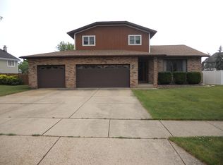 16707 W Primrose Ln, Lockport, IL 60441
