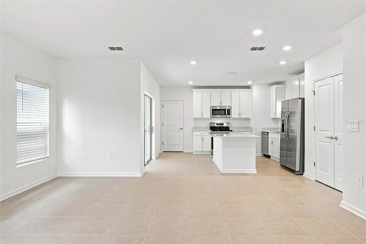 3 bed, 2.5 bath, 1647 sqft, $2,500 — Photo 4