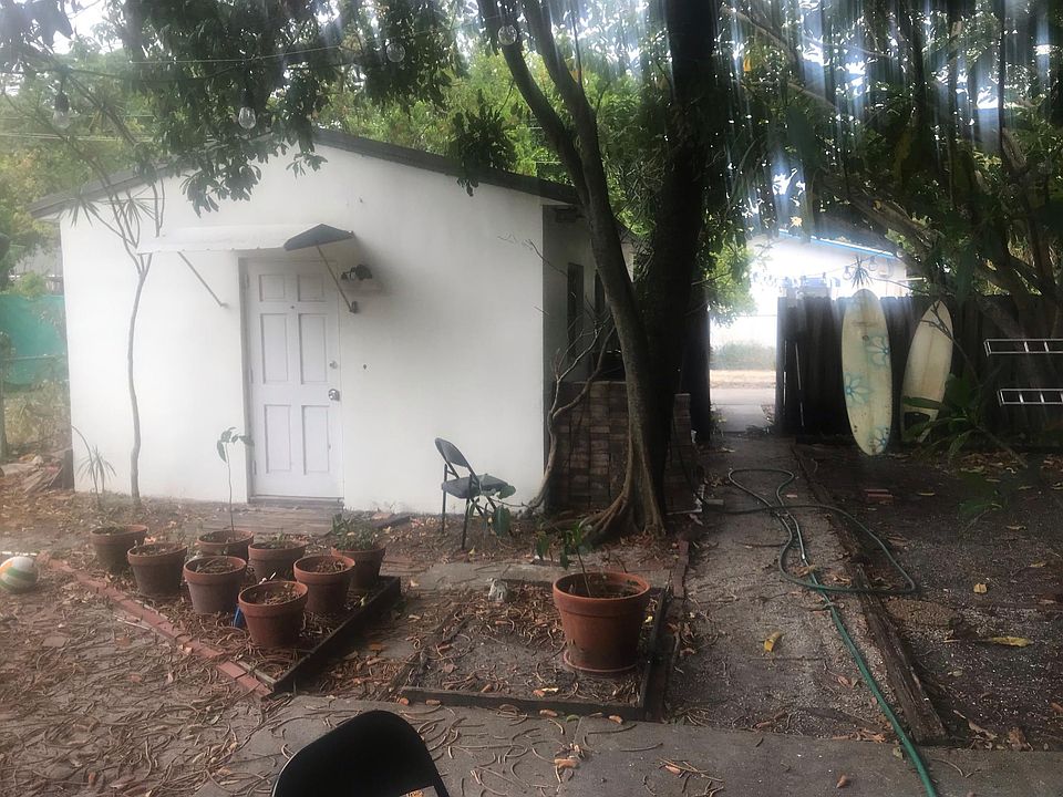 2nd image of 430 NE 1st Ave