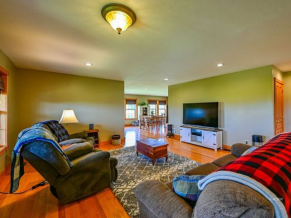 2nd image of 67280 Woodfield Dr