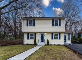 81 Whipple Rd, Smithfield, RI 02917