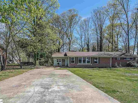 4th image of 120 Dogwood Dr