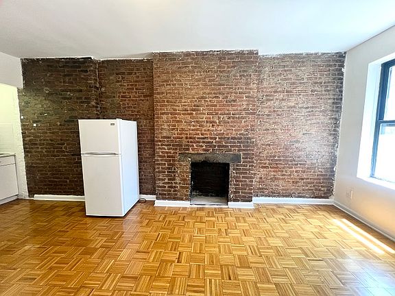 4th image of 327 E 54th St APT 3A