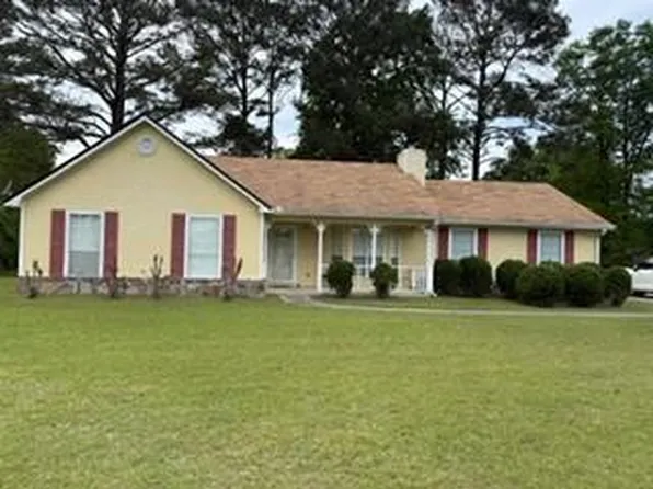 112 Stapleton Dr, Eufaula, AL 36027