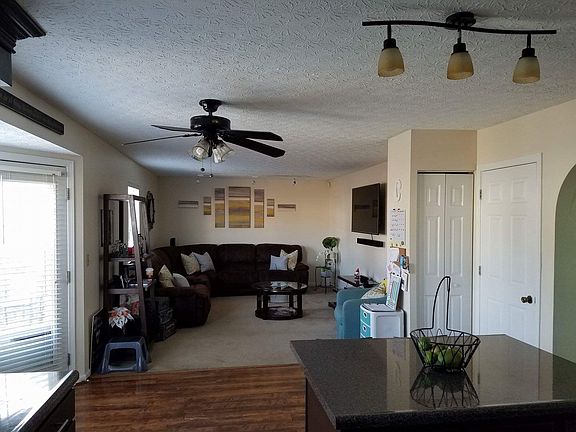 3rd image of 248 Bexhill Dr