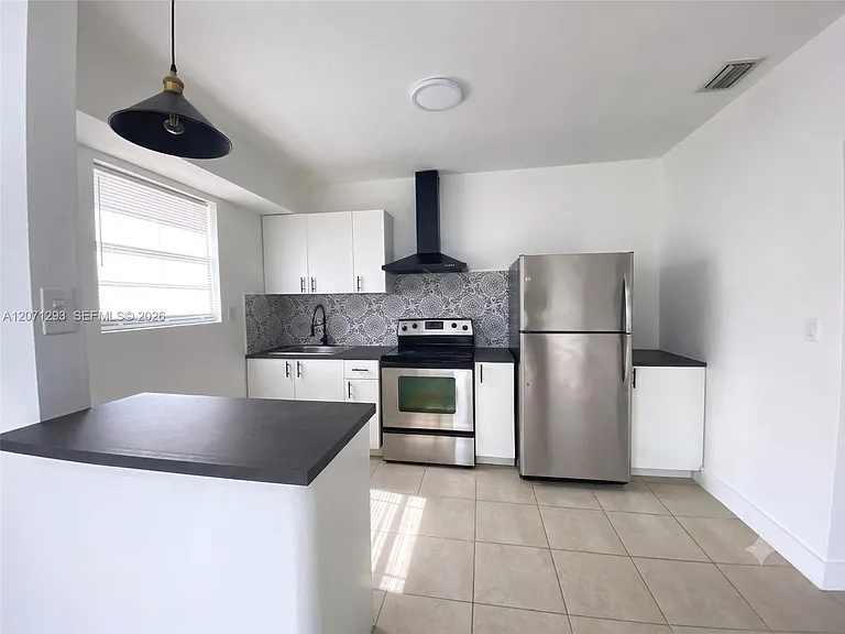 120 NE 55th St #2 — Photo 1
