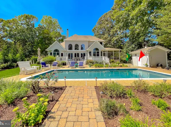 12148 Preston Dr, Lusby, MD 20657