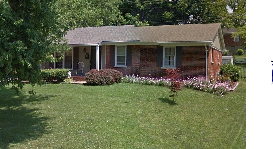 1st image of 923 Brookhaven Dr
