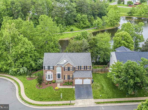 5223 Daybreak Ln, Woodbridge, VA 22193