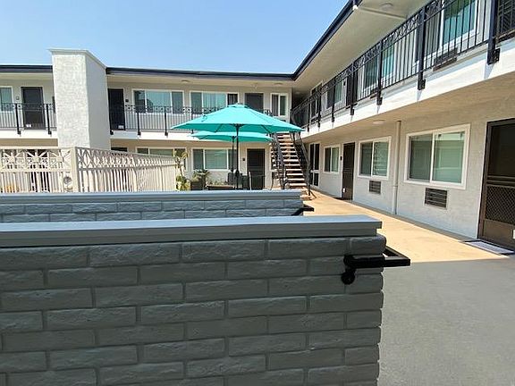 3rd image of 441 Burchett St #116