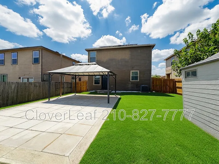 2606 Bluff Xing — Photo 46
