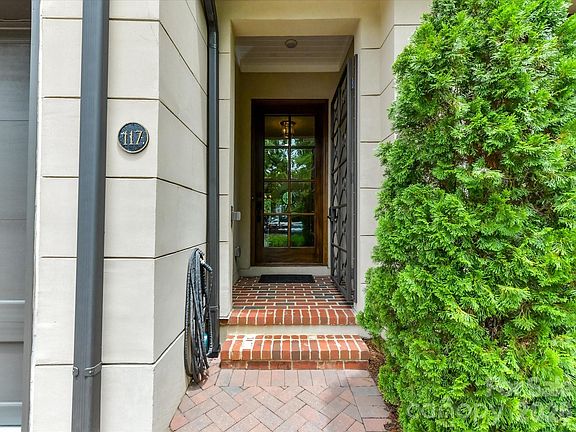 3rd image of 117 Huntley Pl