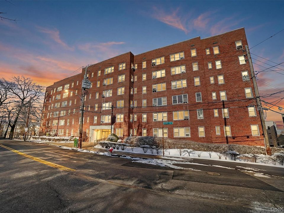 1st image of 25 Sunnyside Drive #6C